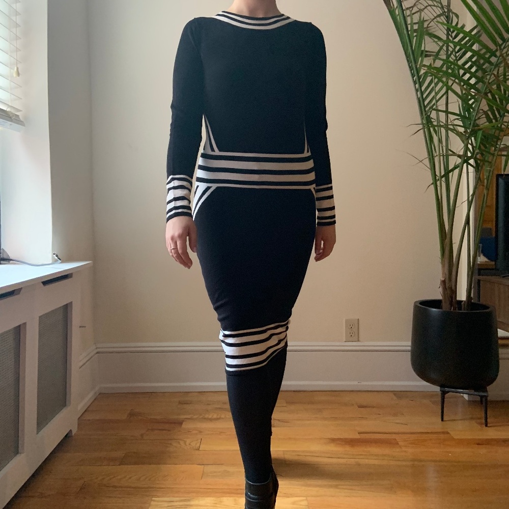 H&M Modern Knitted Long Sleeve Body Con Dress